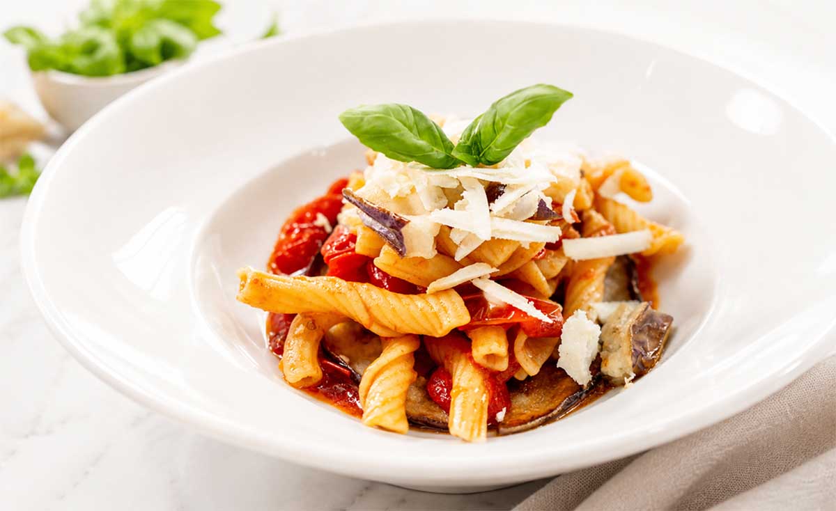 Pasta fredda con tonno ed erba cipollina
